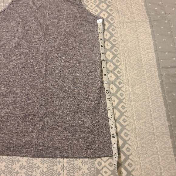 Lululemon Back at it Again tank size 2 - Picture 7 of 7